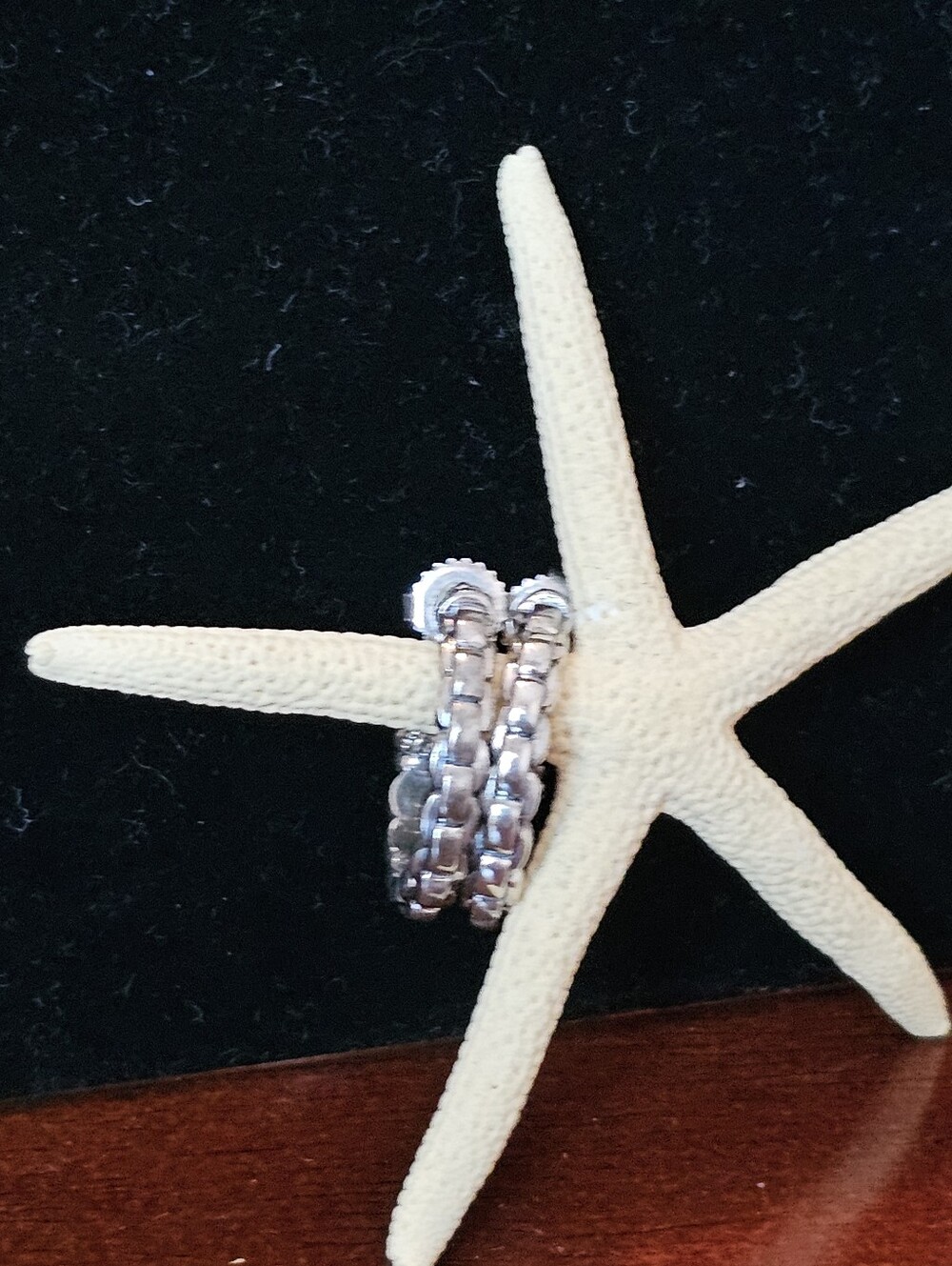 JAI by John Hardy Sterling Silver Textured Integrated Solid Chain Hoops 1” - Picture 5 of 16